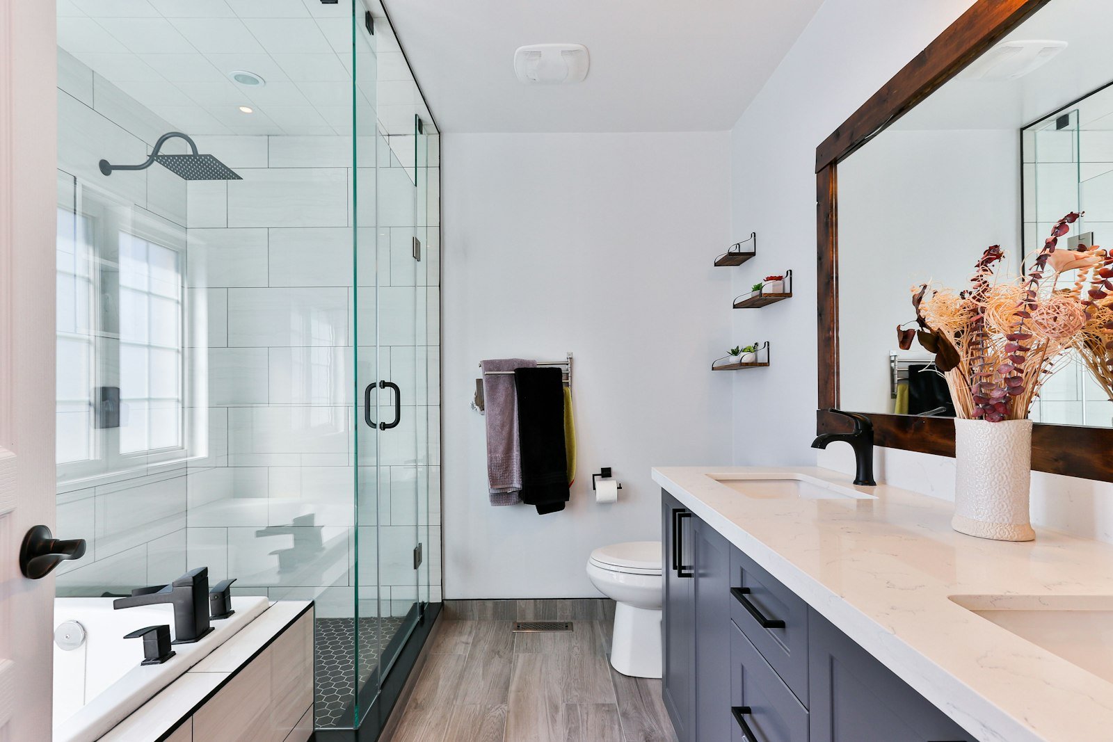 Compassionate cleaner supporting a tidy, accessible home